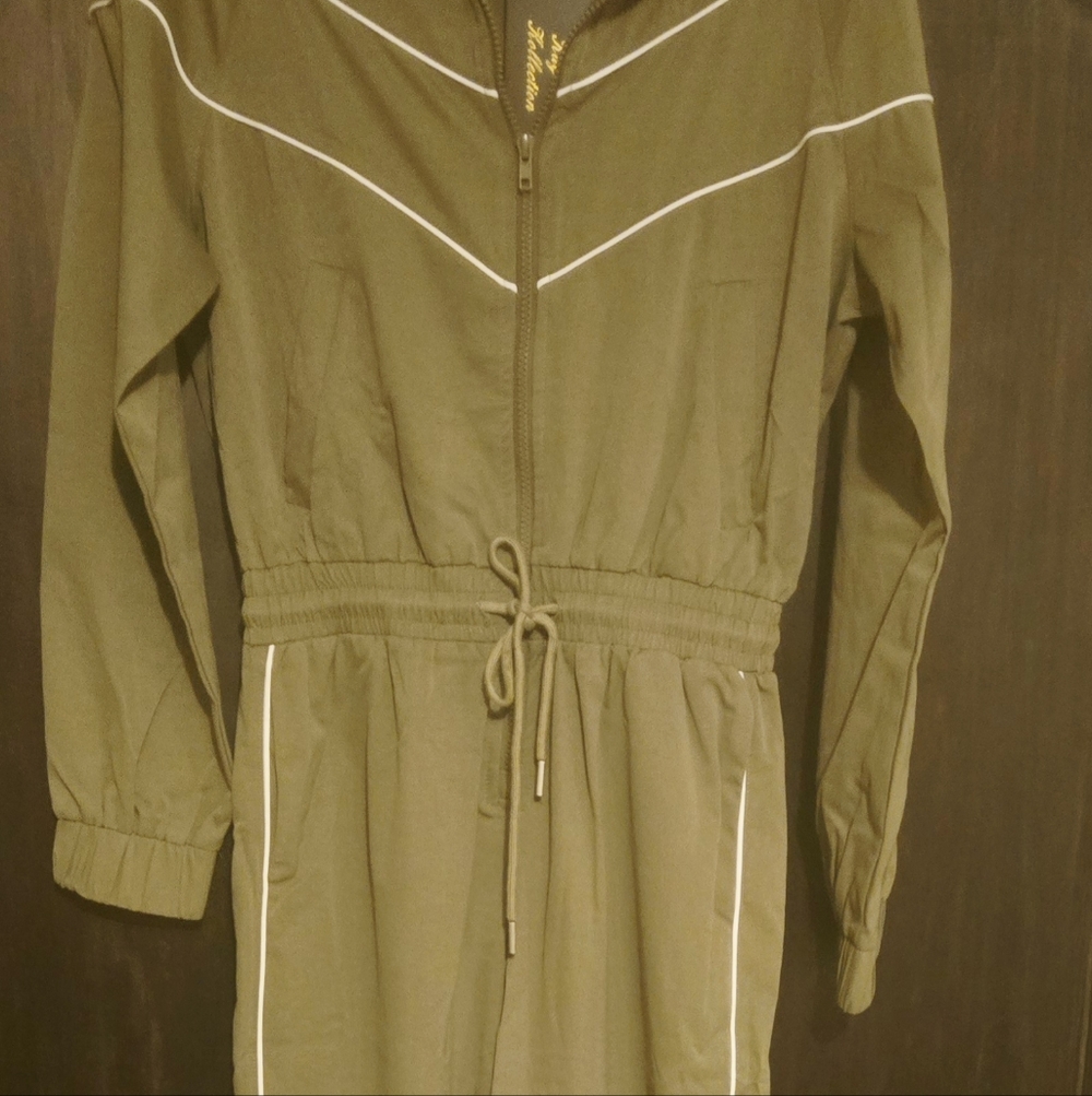 Olive & White Zip Up  Jumpsuit Elastic Adjustable Waist with White Trim